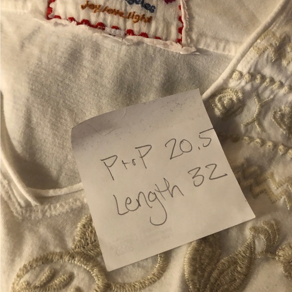 Johnny Was cotton embroidered white v neck tunic - Picture 9 of 9